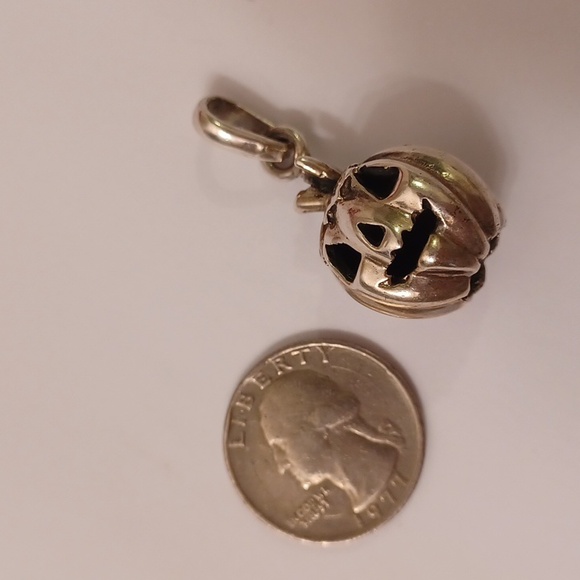 ๐ Jack-o-lantern pendant. - Picture 8 of 8